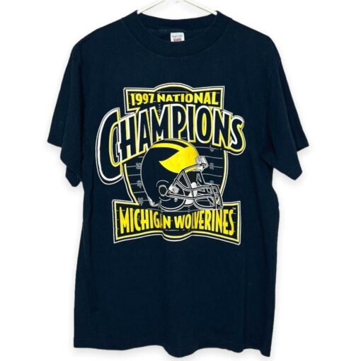 Vintage 1997 Michigan Wolverines National Champions Logo T-shirt