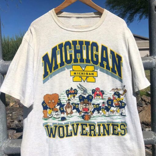 Vintage Michigan Wolverines Looney Tunes T Shirt