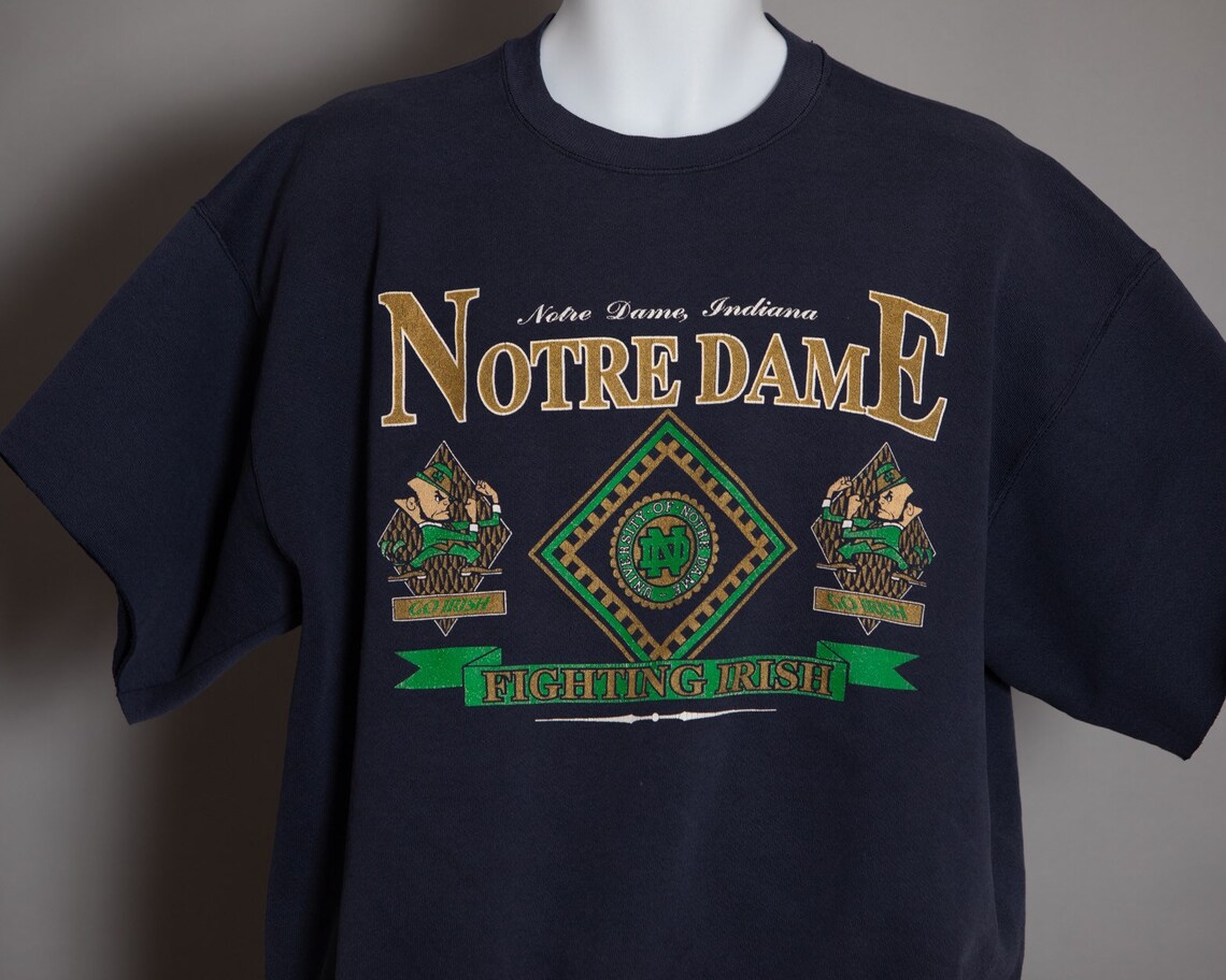 0s 90s Notre Dame FIGHTING IRISH Short Sleeve Sweatshirt