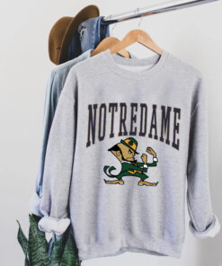 Ncaa Division!!! Vintage NOTRE DAME FIGHTING Irish Football Team Sweatshirt