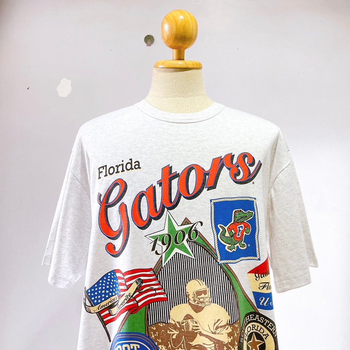 Vintage 1906 Fighting Gators University of Florida Gators T-shirt UF Crewneck Sweatshirt Hoodie Gifts For Fans