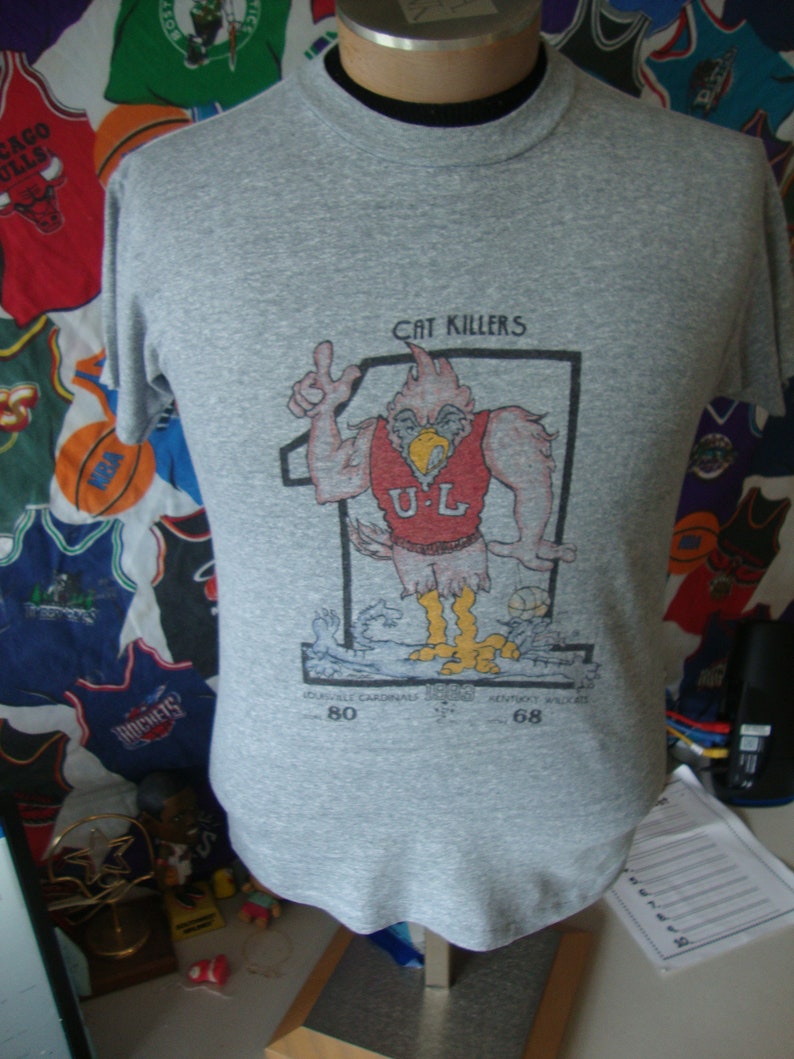 Vintage 80's Louisville Cardinals Vs Kentucky Wildcats 1983 NCAA Basketball T Shirt