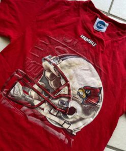 Vintage 90's Louisville Cardinals Basketball T-Shirt Small Red Helmet NCAA