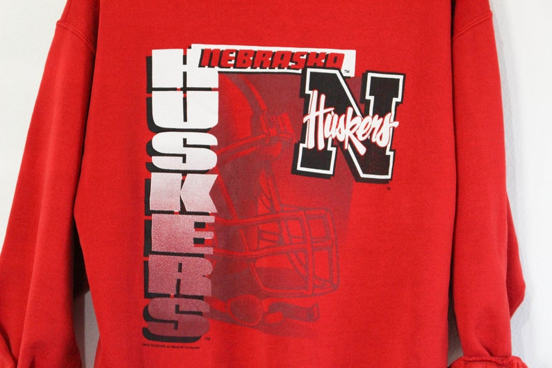 Vintage University Of Nebraska Cornhuskers Huskers Sweatshirt Gifts for Fans