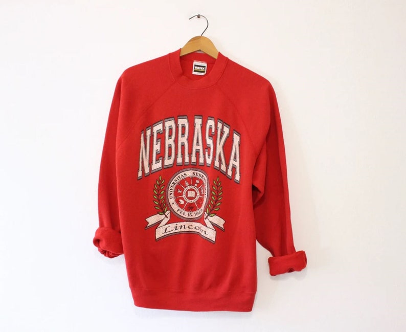 Vintage University Of Nebraska Cornhuskers Huskers Sweatshirt Gifts for NCAA Fans