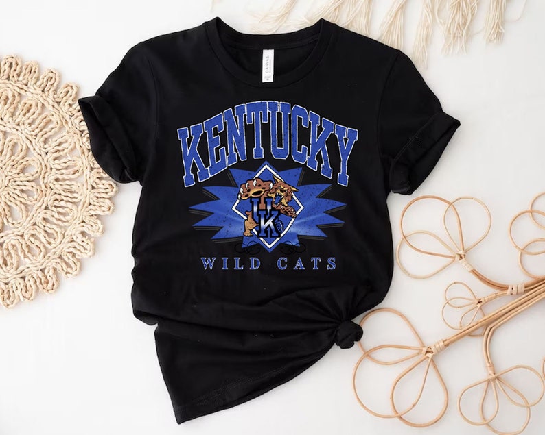 Vintage University of Kentucky Wildcats Sweatshirt Gifts for NCAA Fans