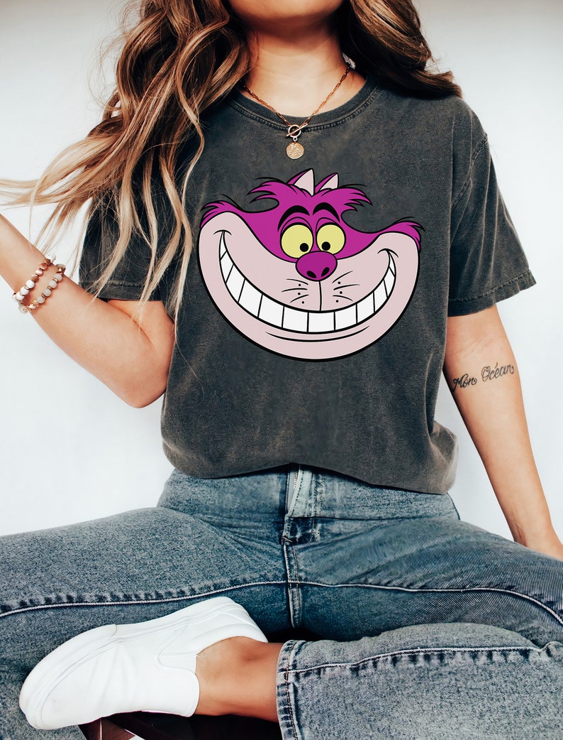 Disney Alice in Wonderland Cheshire Cat Grin T-Shirt, Magic Kingdom, Disneyland Family Trip Vacation Gift Unisex T-shirt Kid