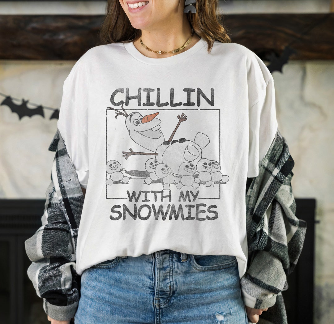 Disney Frozen Olaf Chillin With My Snowmies Portrait T-Shirt Disneyland Vacation Holiday Trip Unisex T-shirt Hoodie Sweatshirt