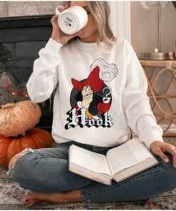 Disney Peter Pan Captain Hook Mischievous Smile Circle Logo T-Shirt Disneyland Vacation Holiday Unisex T-shirt Hoodie Sweatshirt