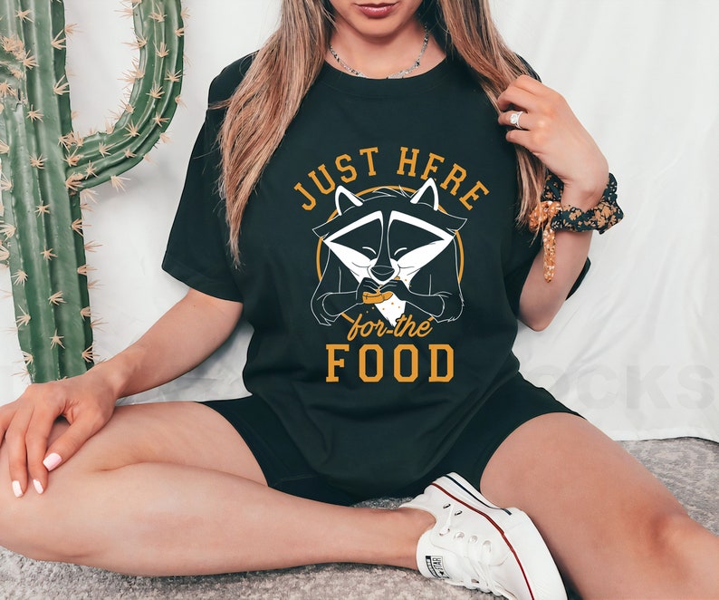 Disney Pocahontas Meeko Just Here For The Food Portrait T-Shirt, Disneyland Vacation Family Trip Vacation Gift Unisex T-shirt