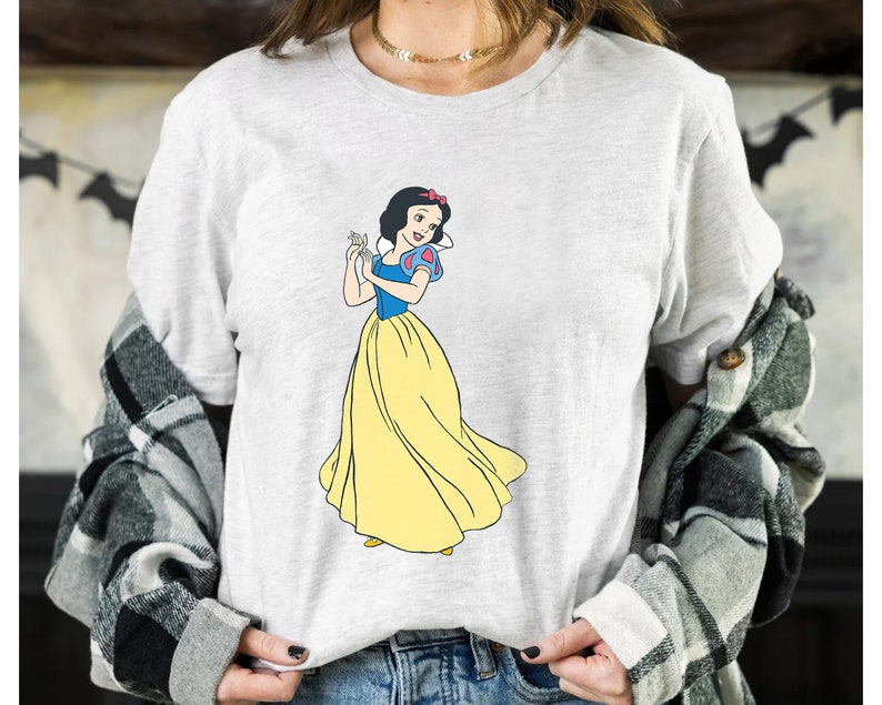 Disney Snow White and The Seven Dwarfs Princess Pose Classic Shirt, Magic Kingdom, Unisex T-shirt Family Birthday Gift Adult Kid Toddler Tee