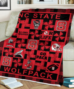 NCAA N.C. State Wolfpack Sherpa Fleece Blanket College Student Gift