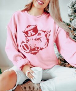 Unisex Arkansas Razorbacks Graphic Sweatshirt, Arkansas Razorbacks Sweatshirt, Retro Arkansas Logo Arkansas Sweatshirt, Hoodie, Shirt