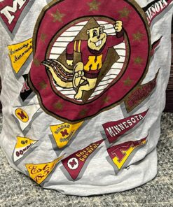 Vintage 1980s University Of Minnesota Golden Gophers NCAA College Crewneck Sports 80s Tshirt, Vintage College Shirt Top Shirt
