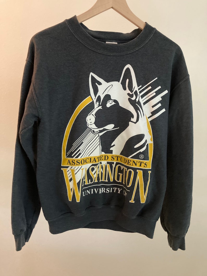 Vintage Gildan University of Washington Huskies Crewneck Sweatshirt, UW Hoodie College Student Gift, University Basketball Fan Shirt