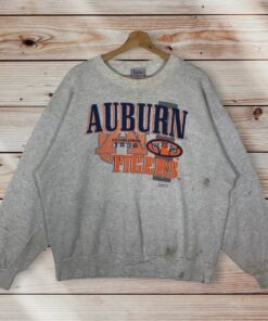 Vintage Style 90’s Auburn University Crewneck Sweatshirt Printed Spell Out Big Logo Auburn Tigers Football Team Sweater Pullover