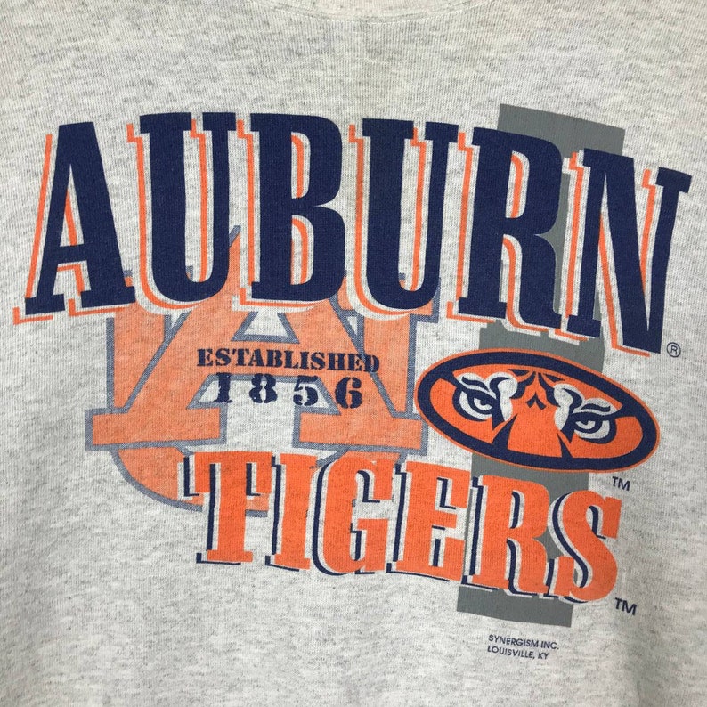 Vintage Style 90’s Auburn University Crewneck Sweatshirt Printed Spell Out Big Logo Auburn Tigers Football Team Sweater Pullover