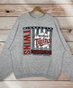 Vintage Style 90’s MLB Minnesota Twins Sweatshirt Minnesota Twins Crewneck Minnesota Twins Sweater Pullover MLB Minnesota Twins Print Logo