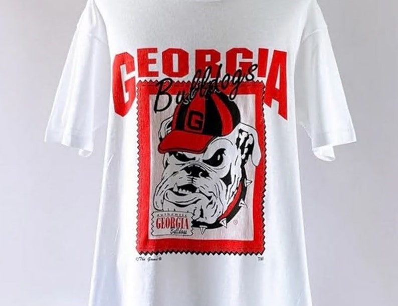 Vintage Style 90s University of Georgia Bulldogs T-shirt, Vintage Style 90s Shirt, Georgia Bulldogs Shirt, Bulldogs Fan, Gift For her, Gift For Him