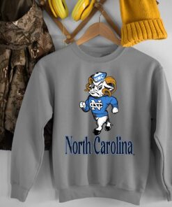 Style 90s University of North Carolina Crewneck Sweatshirt