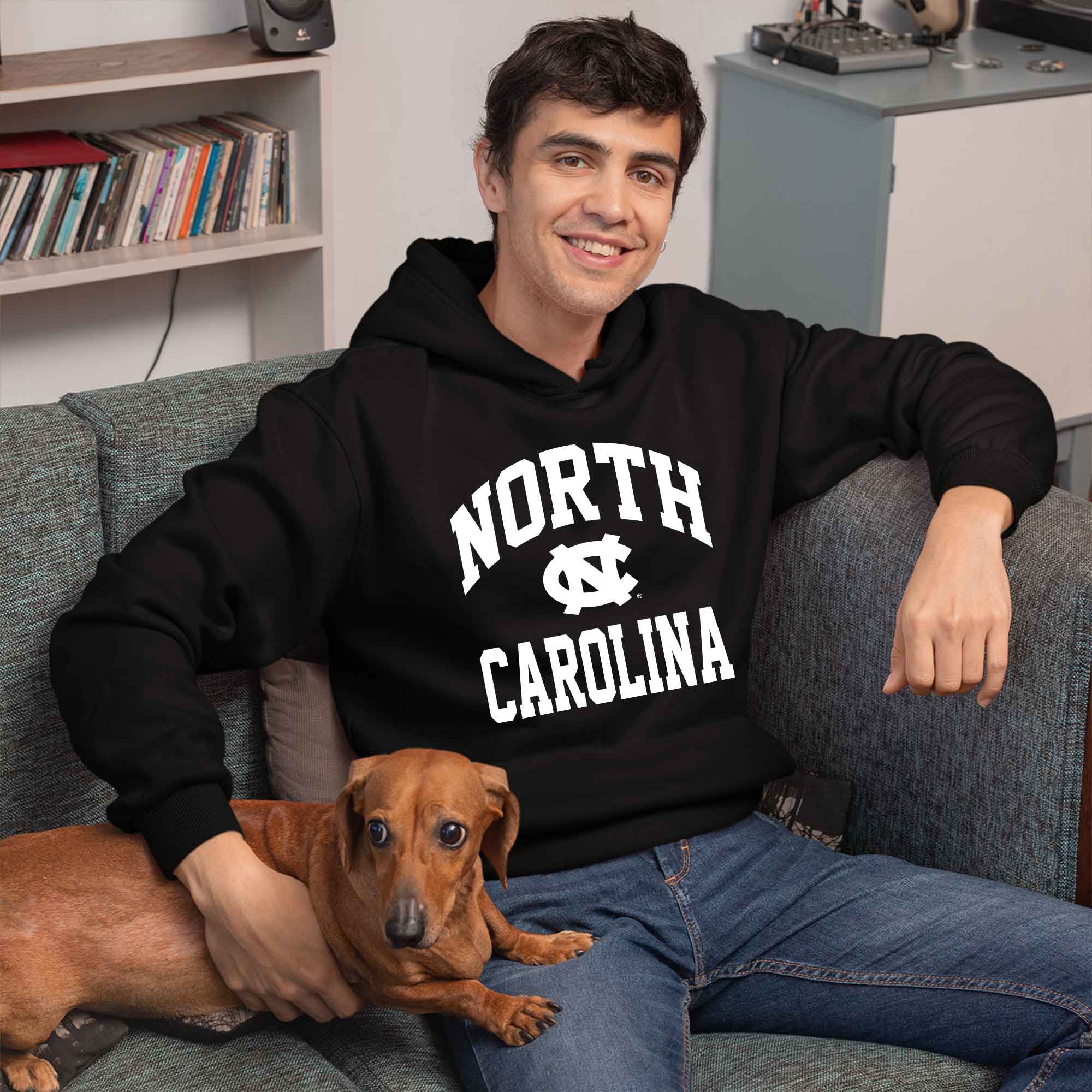 Style 90s University of North Carolina Crewneck Sweatshirt Printed Spell Out Big Logo - Image 3