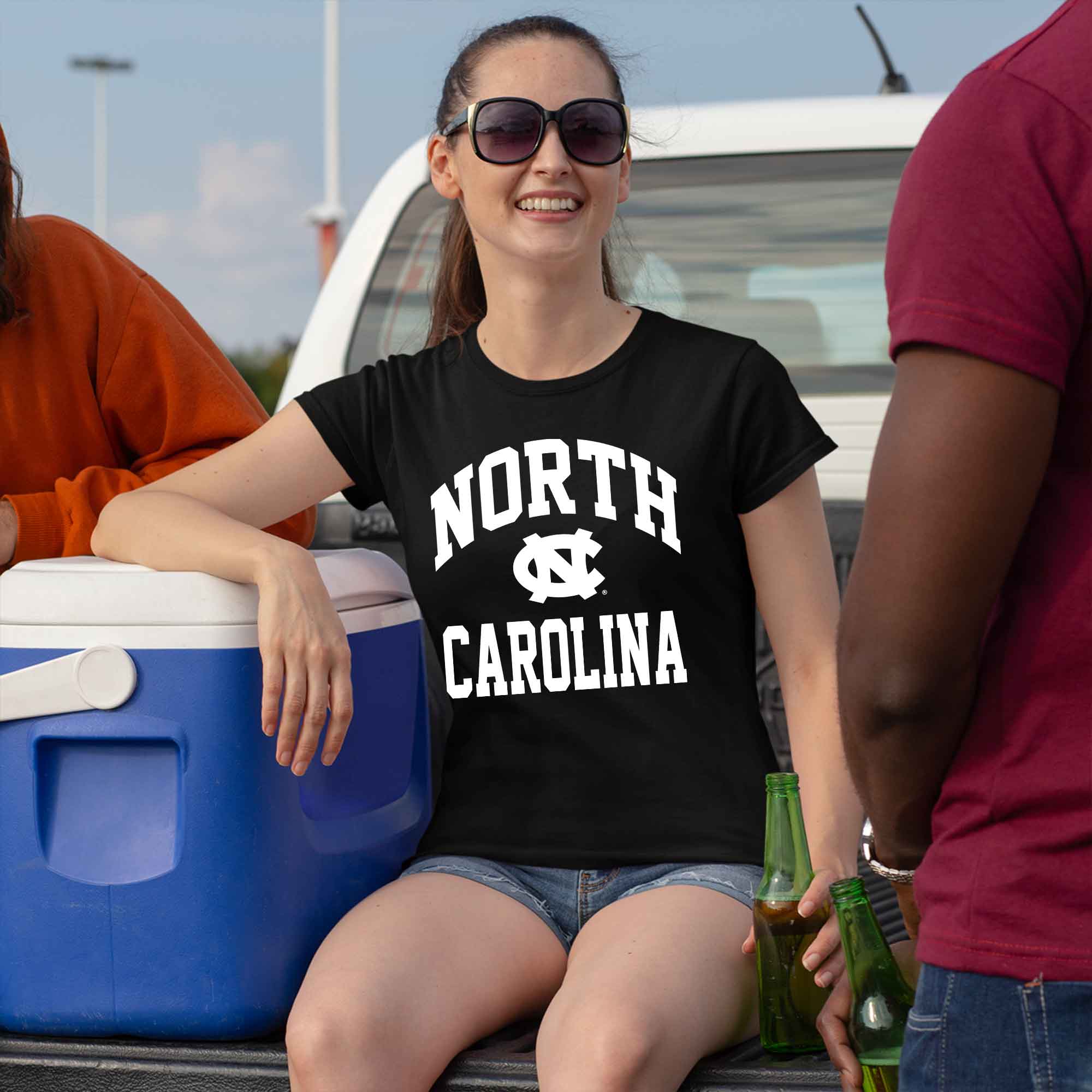 Style 90s University of North Carolina Crewneck Sweatshirt Printed Spell Out Big Logo - Image 4