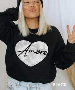 Amore - Valentine Heart - Retro Love - Valentine Gift For Her - Valentines Day - Unisex Crewneck Sweatshirt