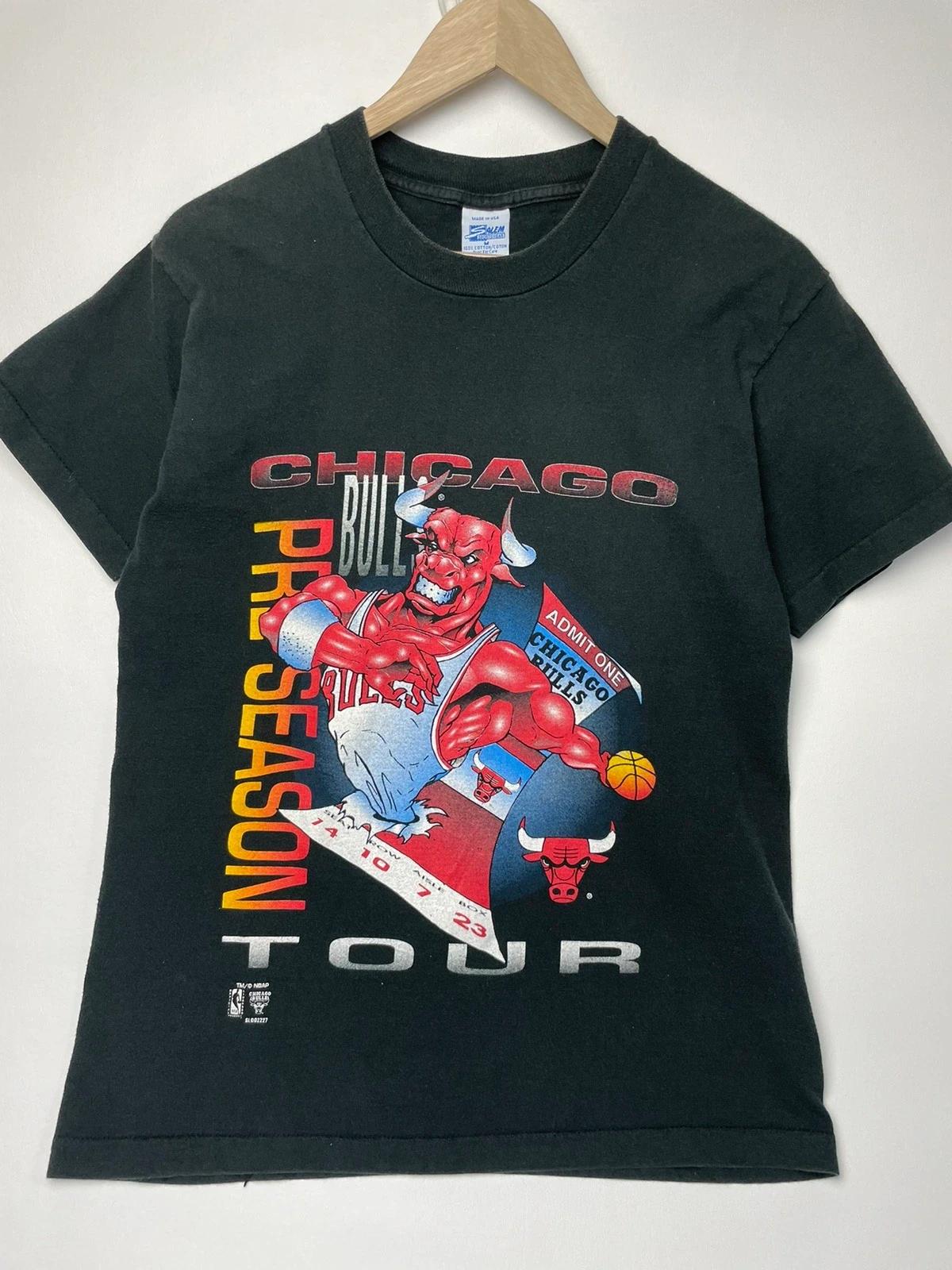 Chicago Bulls Graphic Tshirt Hoodie Crewneck Sweatshirt Reprinted Full Color Full Size Gifts for NBA Fans