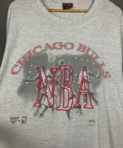 Chicago Bulls NBA Vintage Made In Usa Tshirt Pullover Hoodie Crewneck Sweatshirt Reprinted Full Color Full Size Gifts for NBA Fans