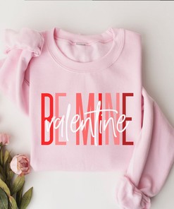 Cute Valentines Day Sweatshirt, Valentines Day Outfit, Valentines Day Shirt, Valentines Sweater, Valentines Day Gift, Be My Valentine Heart