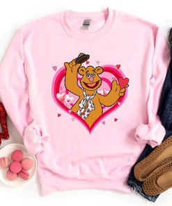 Cute Wocka Bear With Heart Sweatshirt Fozzie Bear Wocka Valentine Unisex T-shirt Disney The Muppets Hoodie Shirt Cute Fozzie Bear Shirt