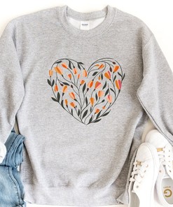 Floral Heart Sweatshirt, Wildflower Pullover, Flower Lover Gift, Botanical Crewneck Sweatshirt, Nature Lover Sweatshirt, Flower Lover Sweat