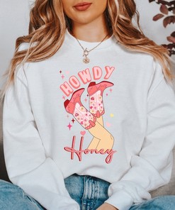 Howdy Honey Valentine's Day Sweatshirt, Western Cowgirl Pullover for February, Unisex V-Day Crewneck, Valentine's Party Sweatshirt for Her