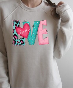 "Love Patch" Valentine's Day Shirt Sweatshirt - Love Gift