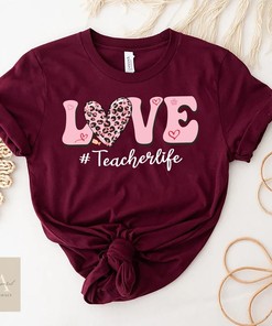 Love Teacher Life Sweatshirt, Teacher Valentine Shirt, Valentine Shirt For Teacher, Retro Valentines Sweater, Teacher Sayings Unisex T-Shirt