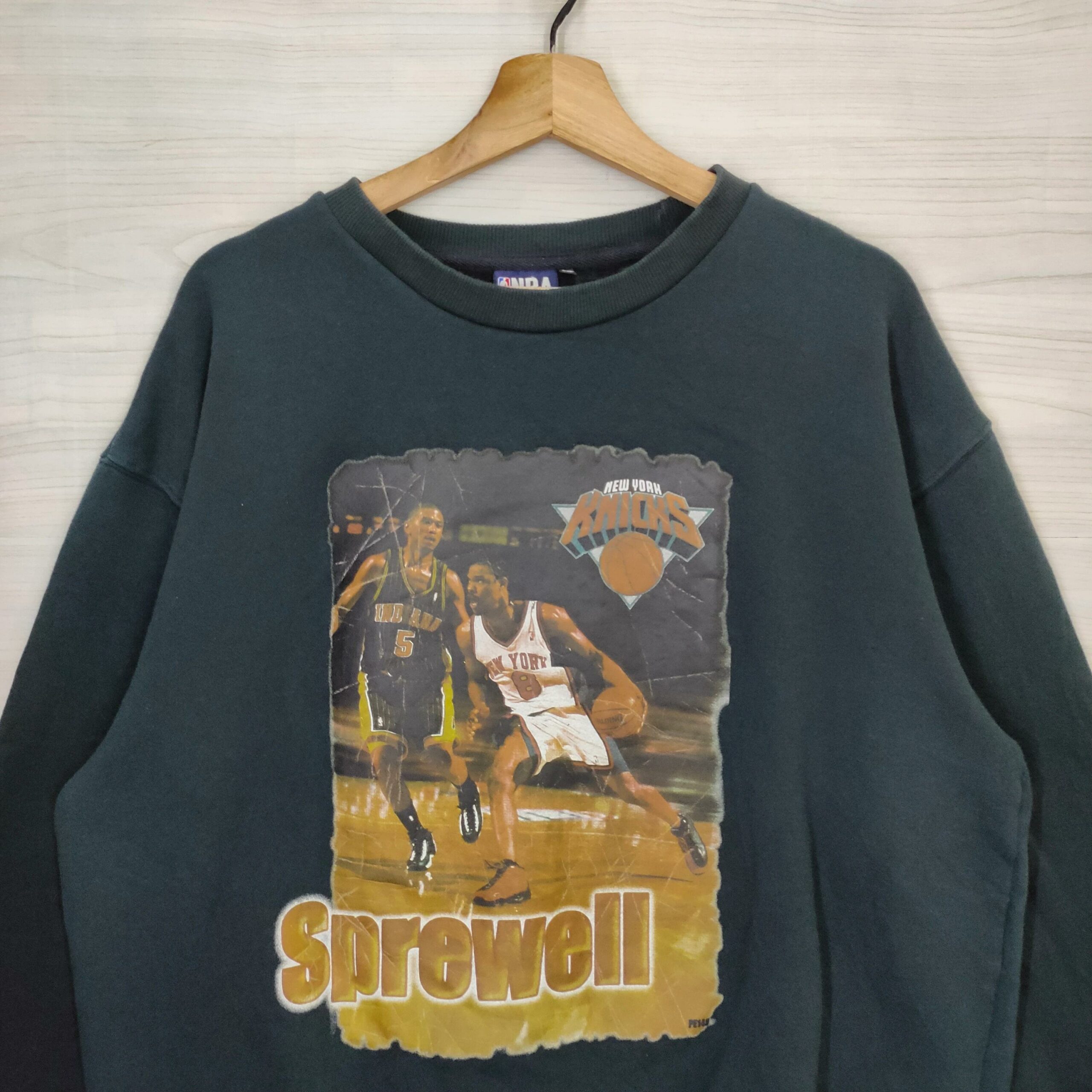New York Knicks Tshirt Sweatshirt Hoodie Crewneck Sweatshirt Pullover Reprinted Full Color Full Size Gifts for NBA Fans