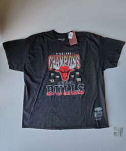 Nwt Mitchell and Ness NBA Chicago Bulls Vintage Style Tshirt Hoodie Crewneck Sweatshirt Reprinted Full Color Full Size Gifts for NBA Fans