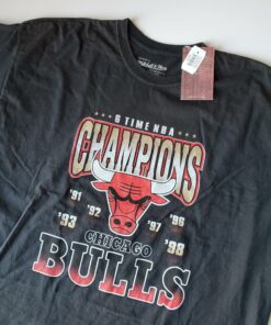 Nwt Mitchell and Ness NBA Chicago Bulls Vintage Style Tshirt Hoodie Crewneck Sweatshirt Reprinted Full Color Full Size Gifts for NBA Fans