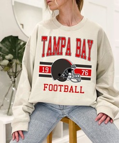 Tampa Bay Football Sweatshirt, Vintage Retro Tampa Bay Football Crewneck Sweatshirt, American Football Fan, NFL Shirt