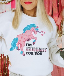 "Unicorns Are Real" Valentine's Day Sweatshirt - Fantasy Art Pink Unicorn Gift