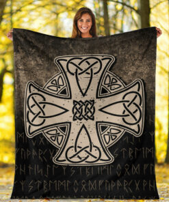 Viking Blanket Celtic Symbol Norse Mythology Valhalla Sherpa Fleece Blanket Gifts for Viking Lovers