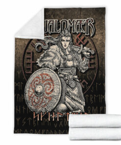 Viking Blanket Skjaldmaer Shieldmaiden Norse Younger Futhark Runes Female Viking Warrior Vegvisir Sherpa Fleece Blanket Gifts for Viking Lovers