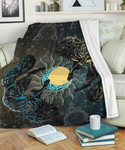 Viking Blanket Skoll and Hati Gradiant Style Sherpa Fleece Blanket Gifts for Viking Lovers