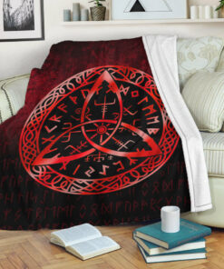 Viking Blanket Vegvisir Nordic Viking Rune Red Version Sherpa Fleece Blanket Gifts for Viking Lovers