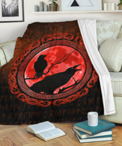 Viking Blanket Vikings Huginn Muninn Odin’s Ravens Red Version Sherpa Fleece Blanket Gifts for Viking Lovers