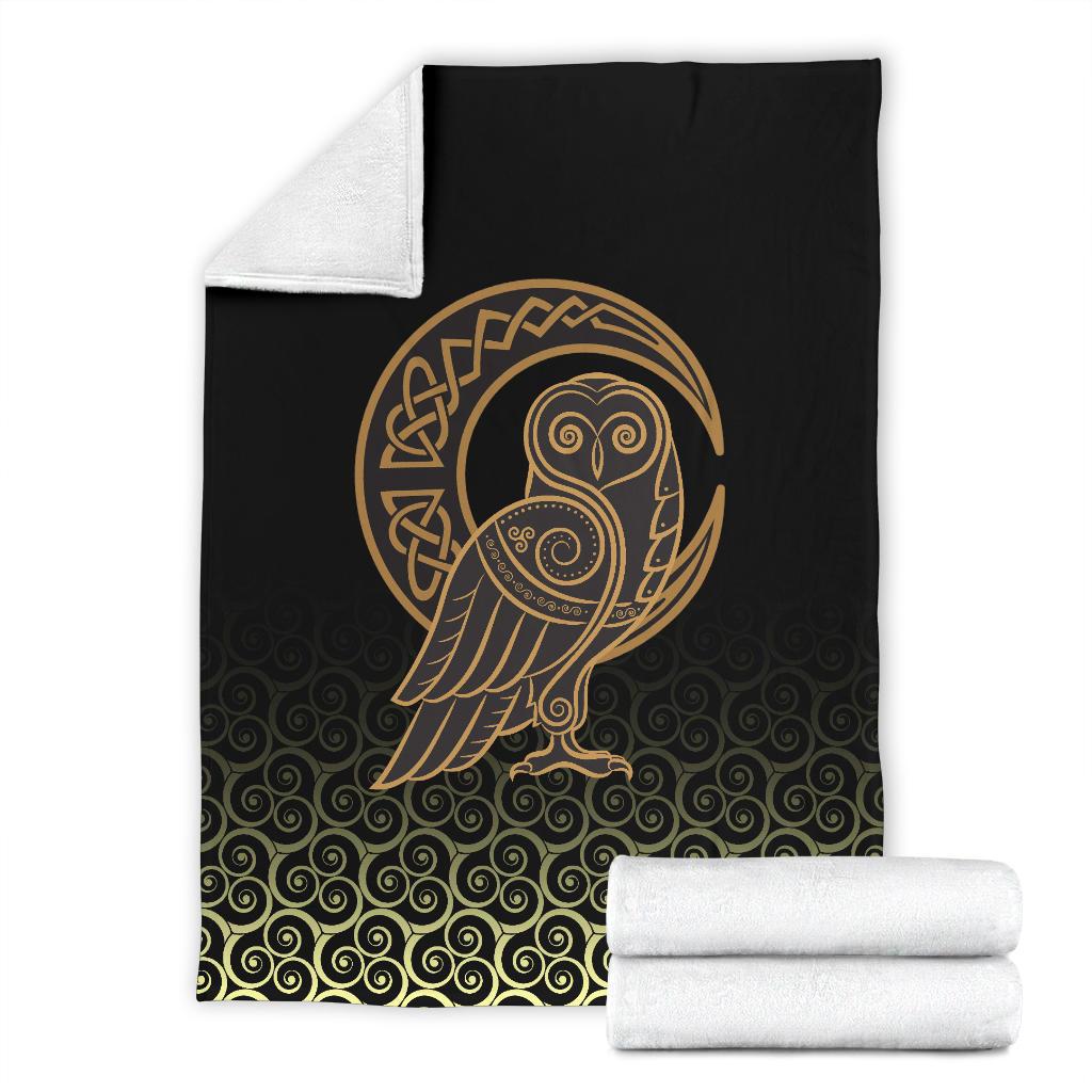 Viking Style Sherpa Fleece Blanket Gifts for Viking Lovers Owl Celtic On Triskels Background