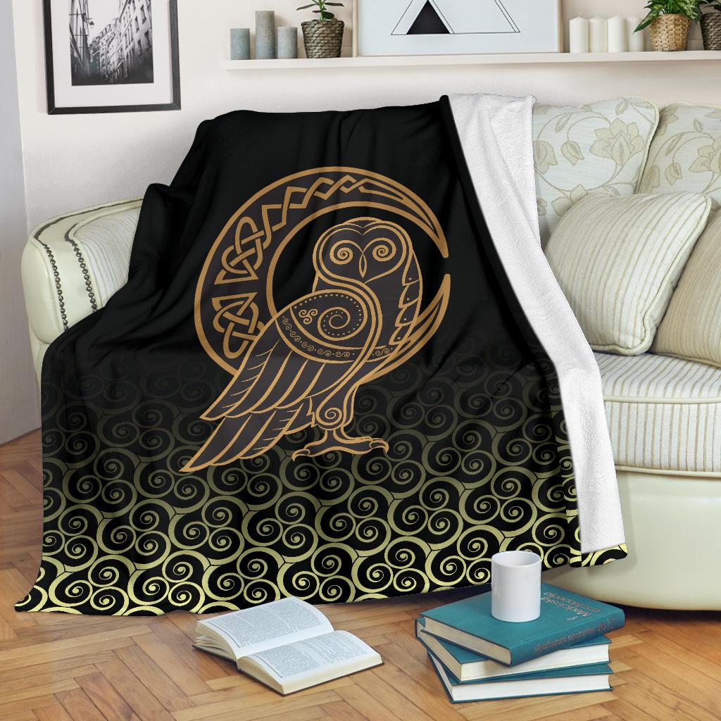 Viking Style Sherpa Fleece Blanket Gifts for Viking Lovers Owl Celtic On Triskels Background