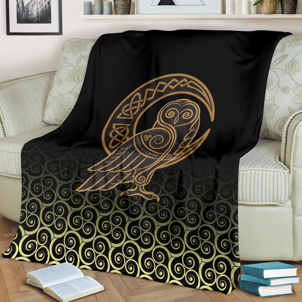 Viking Style Sherpa Fleece Blanket Gifts for Viking Lovers Owl Celtic On Triskels Background