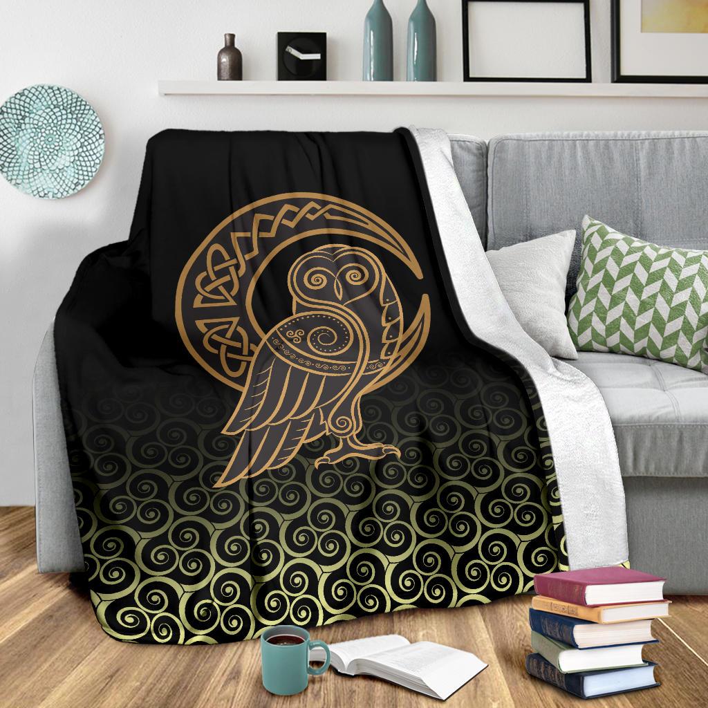 Viking Style Sherpa Fleece Blanket Gifts for Viking Lovers Owl Celtic On Triskels Background