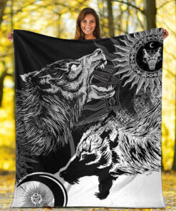 Viking Style Sherpa Fleece Blanket Gifts for Viking Lovers Skoll and Hati Sherpa Fleece Blanket Gifts for Viking Lovers